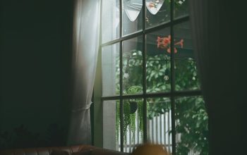 Jak zmierzyć okno pod karnisz i zasłony